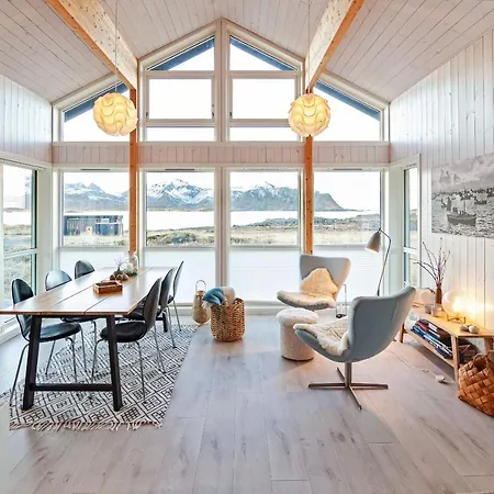 Vaeranes- Ny Hytte Med Flott Utsikt Ramberg Exterior photo