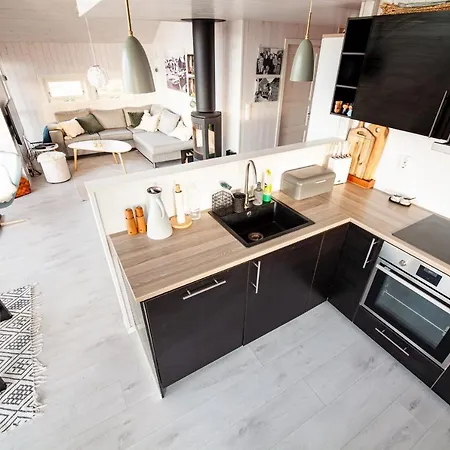 Vaeranes- Ny Hytte Med Flott Utsikt Ramberg Exterior photo