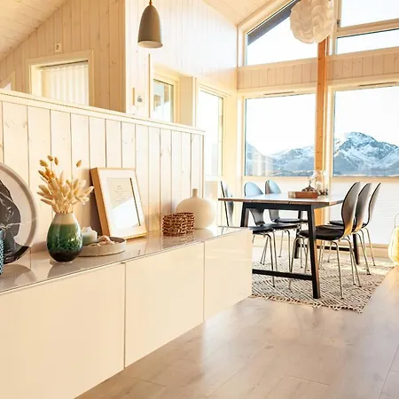 Vaeranes- Ny Hytte Med Flott Utsikt Ramberg Exterior photo