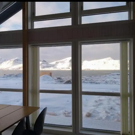 Vaeranes- Ny Hytte Med Flott Utsikt Ramberg Exterior photo